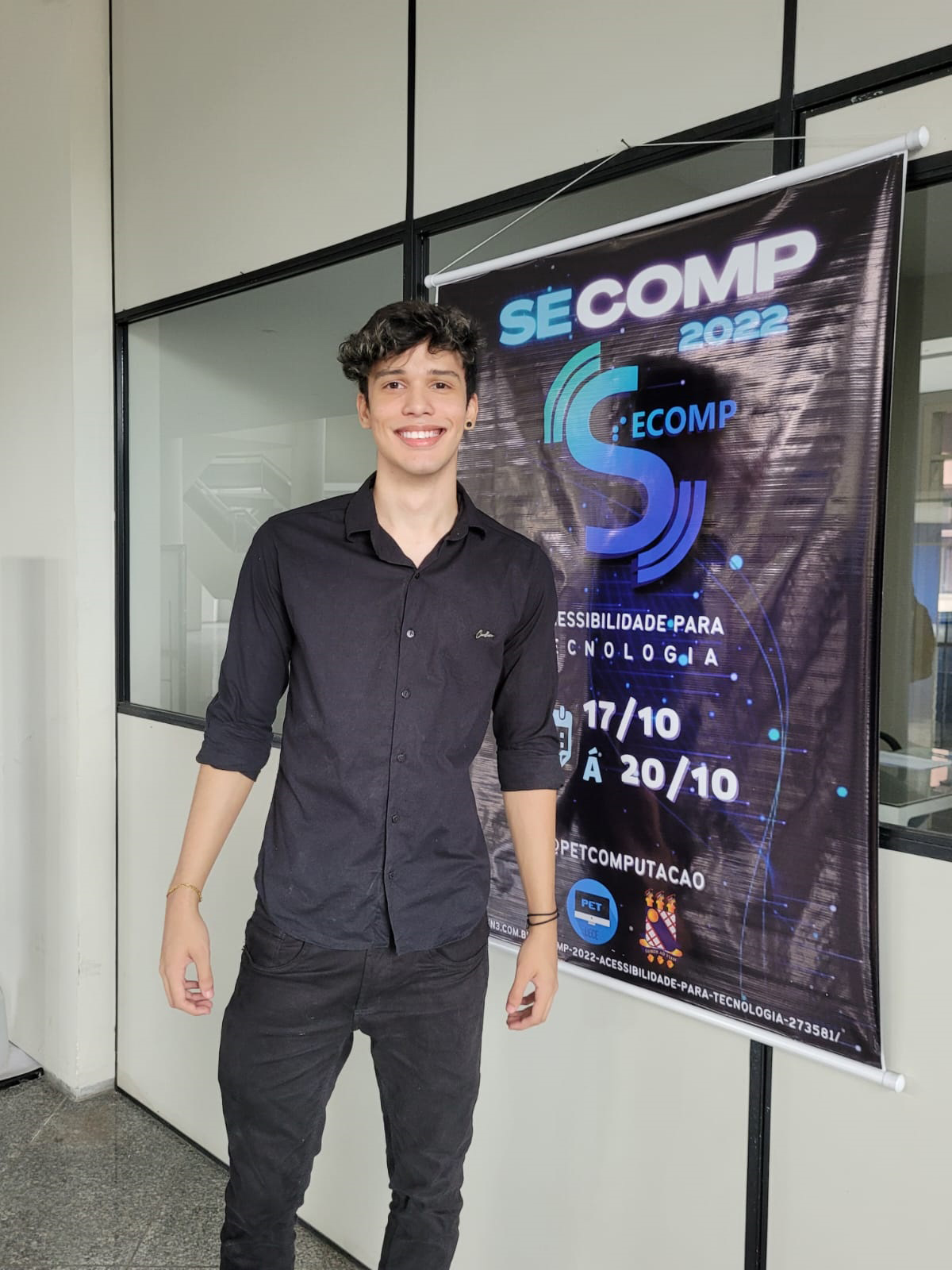 Foto profissional de Tales Santiago, desenvolvedor de software